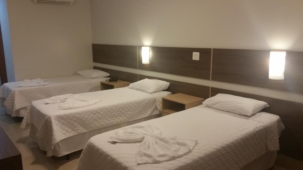 Kamur Plaza Hotel Goianesia Bilik gambar