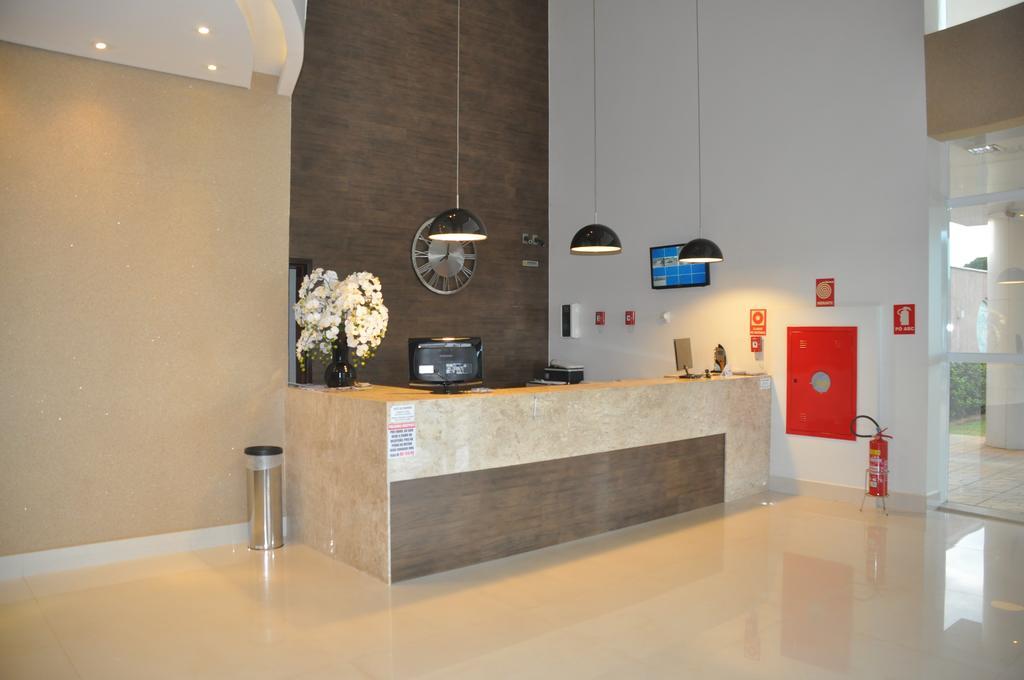 Kamur Plaza Hotel Goianesia Luaran gambar