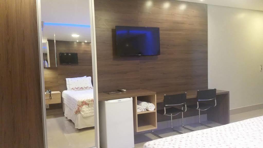 Kamur Plaza Hotel Goianesia Luaran gambar
